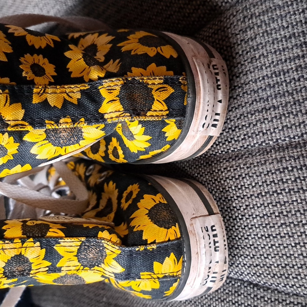 Converse - Picture 4 of 4